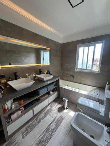 Casa En Venta - 2 Dormitorios 3 Baños - Cochera - 210mts2 - Canning
