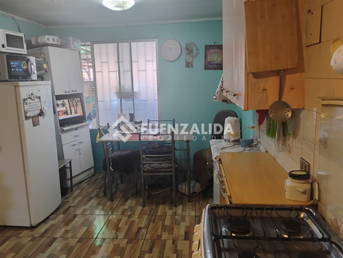 Casa En Venta De 3 Dorm. En La Florida