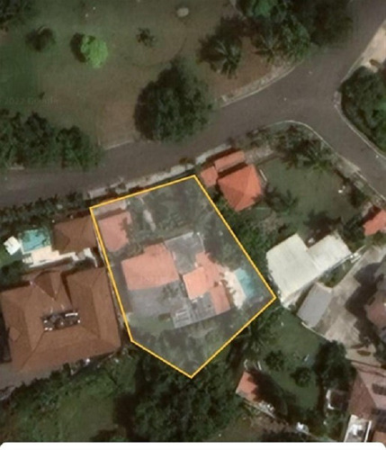 Casa En Venta De Oportunidad En Los Rios De 5 Habitaciones Piscina, Patio Y 4 Parqueos