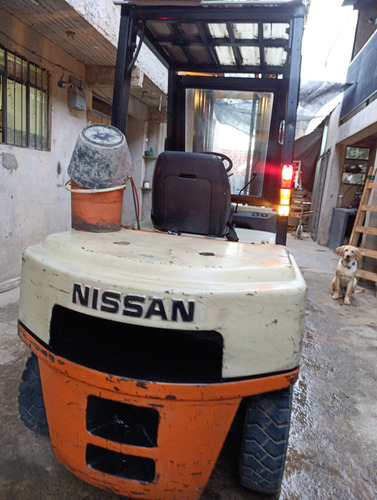 Autoelevador Nissan Fd30