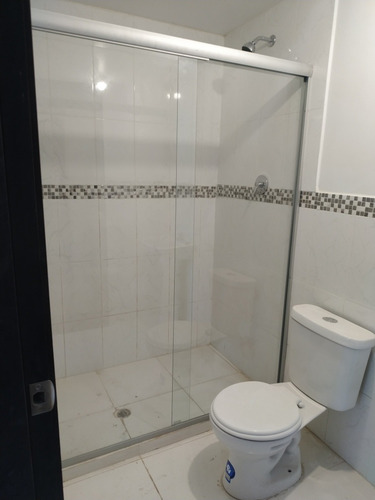 Imagen 5 de 10 de Puertas De Vidrio
