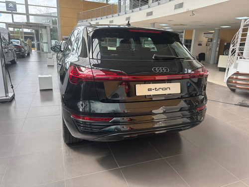 Audi E-tron Q8 55 E tron Quattro 408 cv