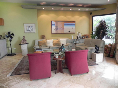 En Venta Hermosa Quinta En El Marqués Norte. Costruccion De Primera!!! Anexo Para Huéspedes. Terraza Con Vista Al Ávila. (alianza)