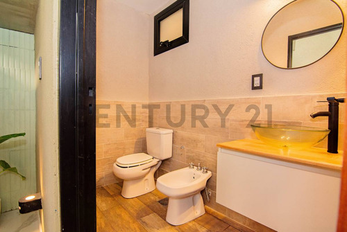 Venta Casa De 3 Dormitorio En Barrio Refinerias, Rosario | Canning 200