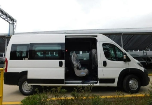 Imagen 2 de 17 de Peugeot Boxer Minibus