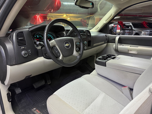 Chevrolet Cheyenne 5.3 2500 Cab Ext B 4x4 Mt
