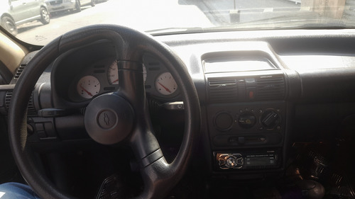 Chevrolet Corsa Sedan 1.0 Super Milenium 4p