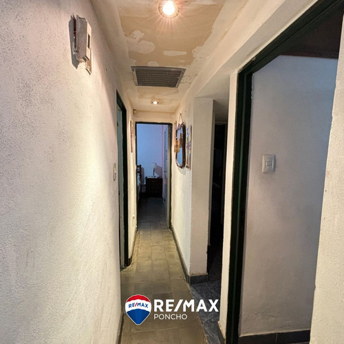 Venta Casa 2 Plantas - B°920vv. - Catamarca