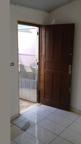 Casa Na Vila Alpina Com 2 Cômodos + Quintal Grande, Casa Para Alugar, Aluga-se Casa Quarto E Cozinha