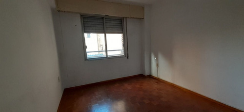 Apartamento Sobre Avenida, Ambientes Amplios