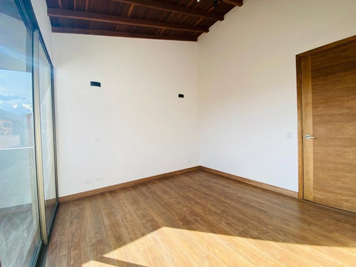 Imagen 12 de 20 de Se Vende Moderna Casa, Unidad Cerrada