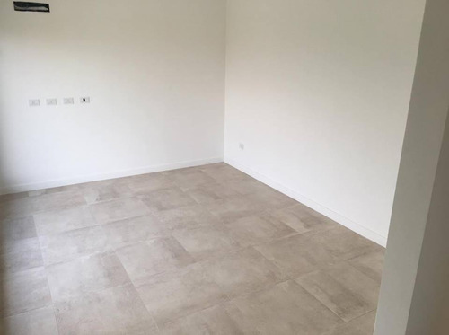 Venta. Casa 3 Dormitorios Con Dependencia Y Escritorio, Tipas Nordelta