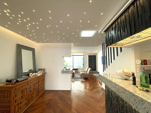 San Ángel Casa En Venta Amplia Totalmente Renovada 5 Recámaras 3.5 Baños 3 Estacionamientos Patios Terrazas Roof Garden