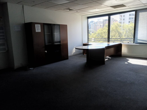 (ofi) Oficinas Habilitada Isidora Goyenechea, Metro El Golf