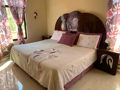 Venta De Casa Colina Ii De Enormes Dimensiones, Bonita Vista Y Todos Los Servicios Muy Cerca De Las Principales Amenidades De Ixtapan De La Sal Edomex