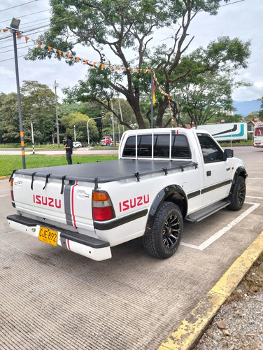 Chevrolet Luv Isuzu 2000
