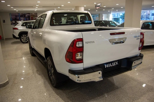 Imagen 10 de 25 de Toyota Hilux Srv 2.8tdi 4x2 Mt 204cv 0km Entrega Inmediata