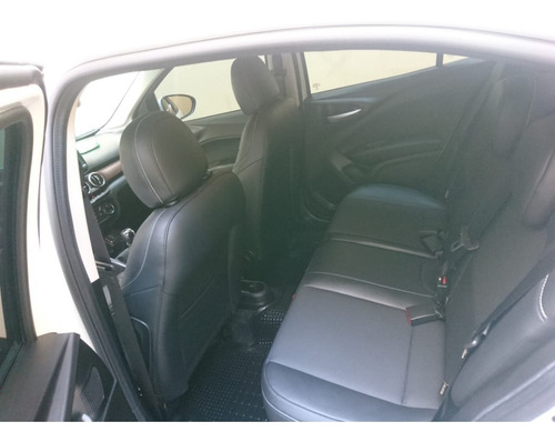 Fiat Cronos 1.8 Precision Pack Premium