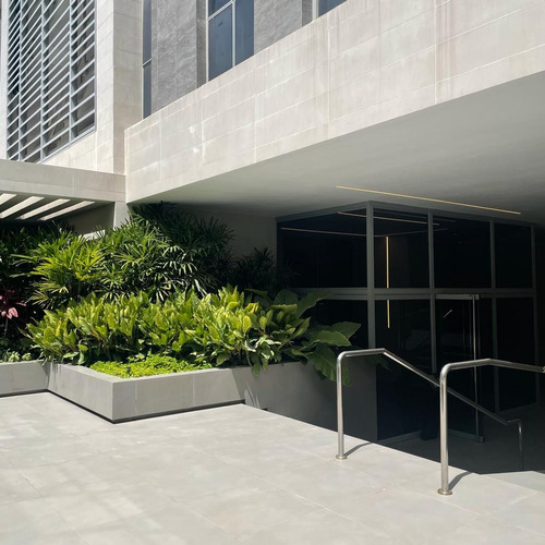 Penthouse Obra Gris En Venta - Urb. La Castellana