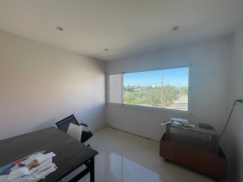 Imagen 6 de 16 de Galpón Comercial 241 M² S/ Colectora De Acceso Oeste - Ituzaingó