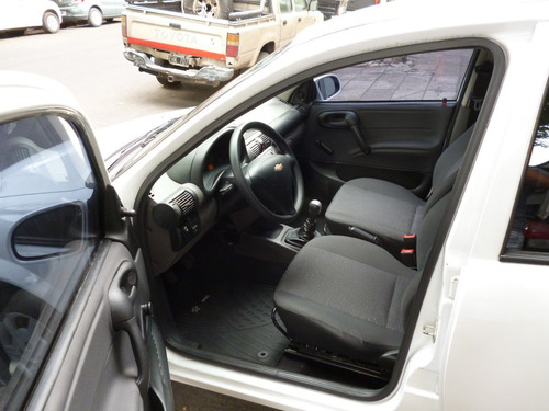 Chevrolet Classic 1.4 Ls 2017 4p Con Gnc, 71mil Km