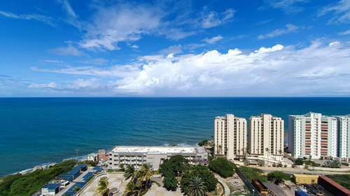 Imagen 1 de 13 de Apartamento En Venta En Catia La Mar Con Vista Al Mar La Guaira