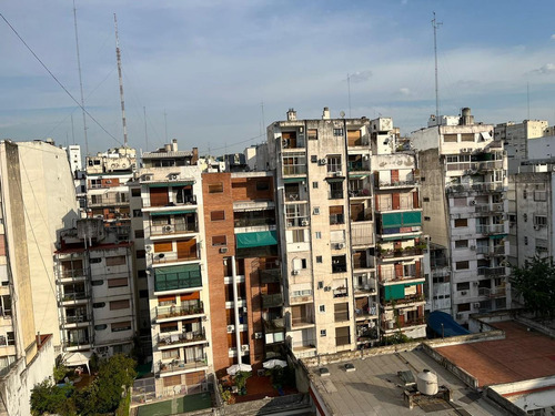 Imagen 2 de 12 de Excelente Ubicacion Recoleta Barrio Norte 2 Amb Aplios Con Balcon Vista Super Abierta - Muy Luminoso,ventilado Y Funcional