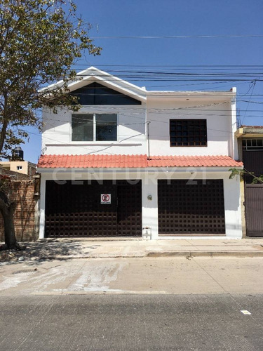 Casa En Venta En Blvd. Delta #2913, Col. Desarrollo El Potrero, León, Gto.