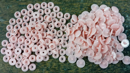 110 Broches A Presion Plastico * 15 Mm * Rosa * Condal *