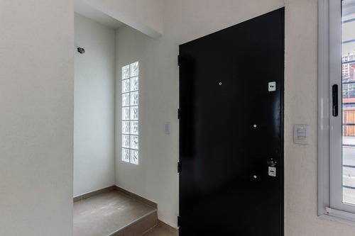 En Venta. Ph. 2 Amb. Patio Y Terraza Propios. Sin Expensas.
