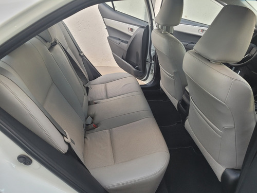 Imagem 10 de 13 de Corolla Gli Uper 1.8 Automatico Flex 2018/2019 Branco