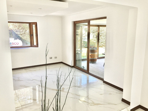 Fabulosa Residencia Como Nueva, Espectaculares Terminaciones