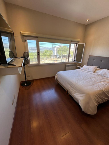 Casa En Carlos Paz Con Vista Al Lago