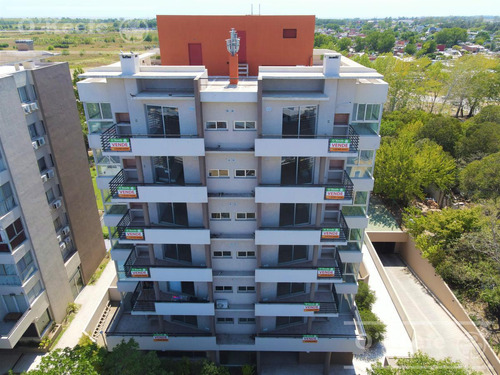 Departamento En Venta De 2 Ambientes En Altos De Sol, Berazategui