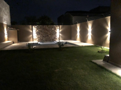 Casa Automatizada Ciudad De Mendoza. 4ta Oeste U$s 395.000.-