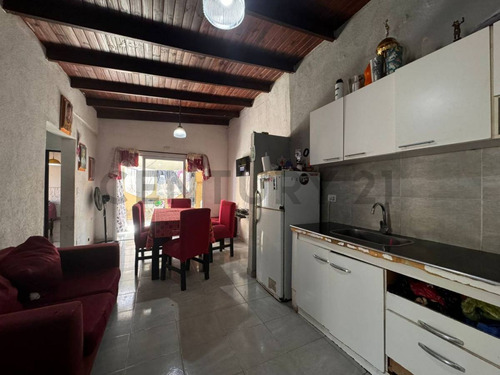 Venta De Ph Interno 3 Ambientes Con Patio Y Cochera Sobre Calle Andres Baranda N°4122 Entre L...
