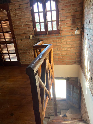 2 Cabañas Hermosas Con Detalles En Madera Y Muy Buena Ubicac