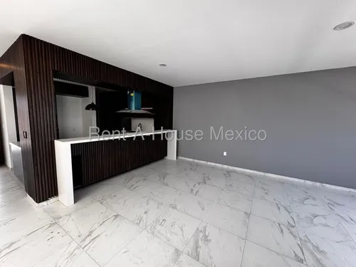 Casa De 4 Recámaras Con 1 En Planta Baja - El Nuevo Refugio, Renta