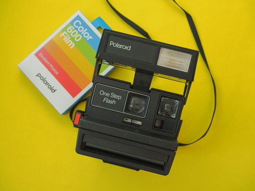 Polaroid Onestep Flash 600 Camara Instantanea + Cartucho Negro (Usado)