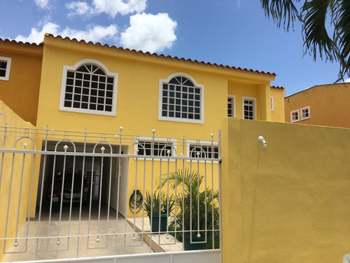 Imagen 1 de 12 de En Venta Casa En Urbanización Morichal En La Victoria