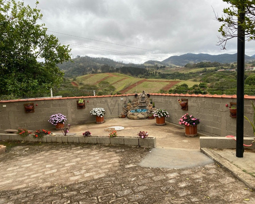 Linda Chácara A Venda, Com Casa De Alto Padrão, Para Lazer Ou Residir Em Piracaia, Vale Do Rio Cachoeira - Ch00043 - 68592605