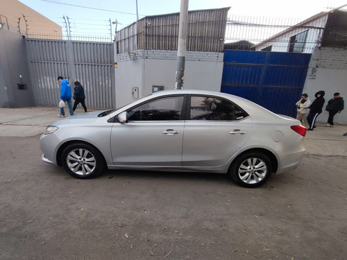 Es Un Sedán Con Motor De 1.5 Litros