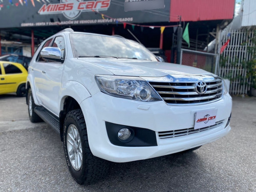 Imagen 3 de 11 de Toyota Fortuner 4x4