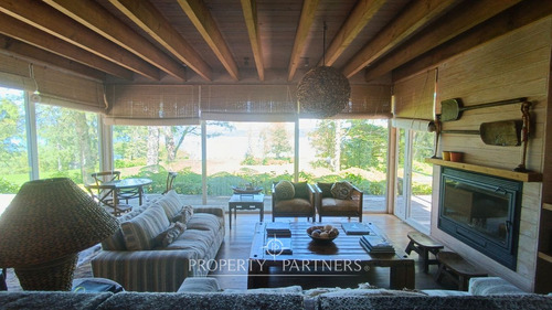 Casa De Veraneo A Orillas Del Lago Panguipulli - A...