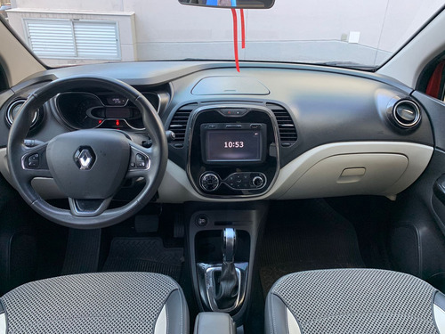 Renault Captur 1.616v Intense Sce X-tronic 5p