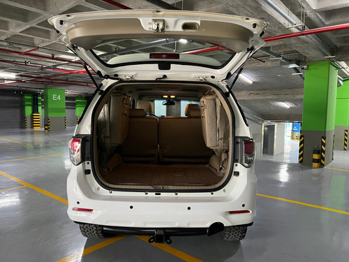 Imagen 6 de 11 de Toyota Fortuner Sr