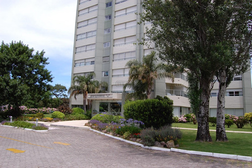 Venta Apartamento 2 Dormitorios Piscina Terraza Cancha De Tenis Futbol Spa Sauna Barbacoa Jardín Garage Parquemar Roosevelt Punta Del Este Maldonado