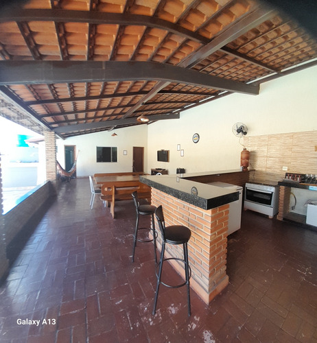 Oportunidade, Linda Casa Plana, Perto De Todo Tipo De Comérc