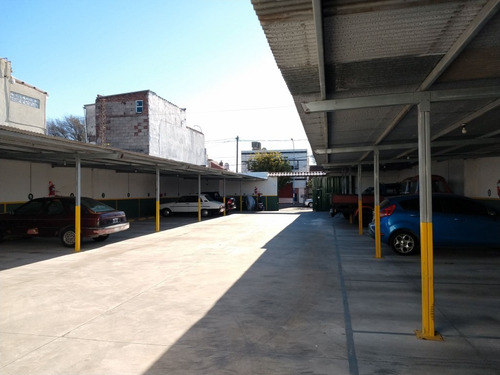 Imagen 13 de 14 de Gran Cochera Para 27 Autos Y 4 Motos En Excelente