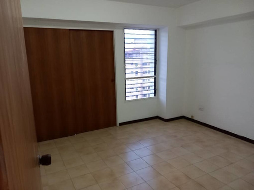Imagen 19 de 21 de Se Alquila Apartamento En Manzanares